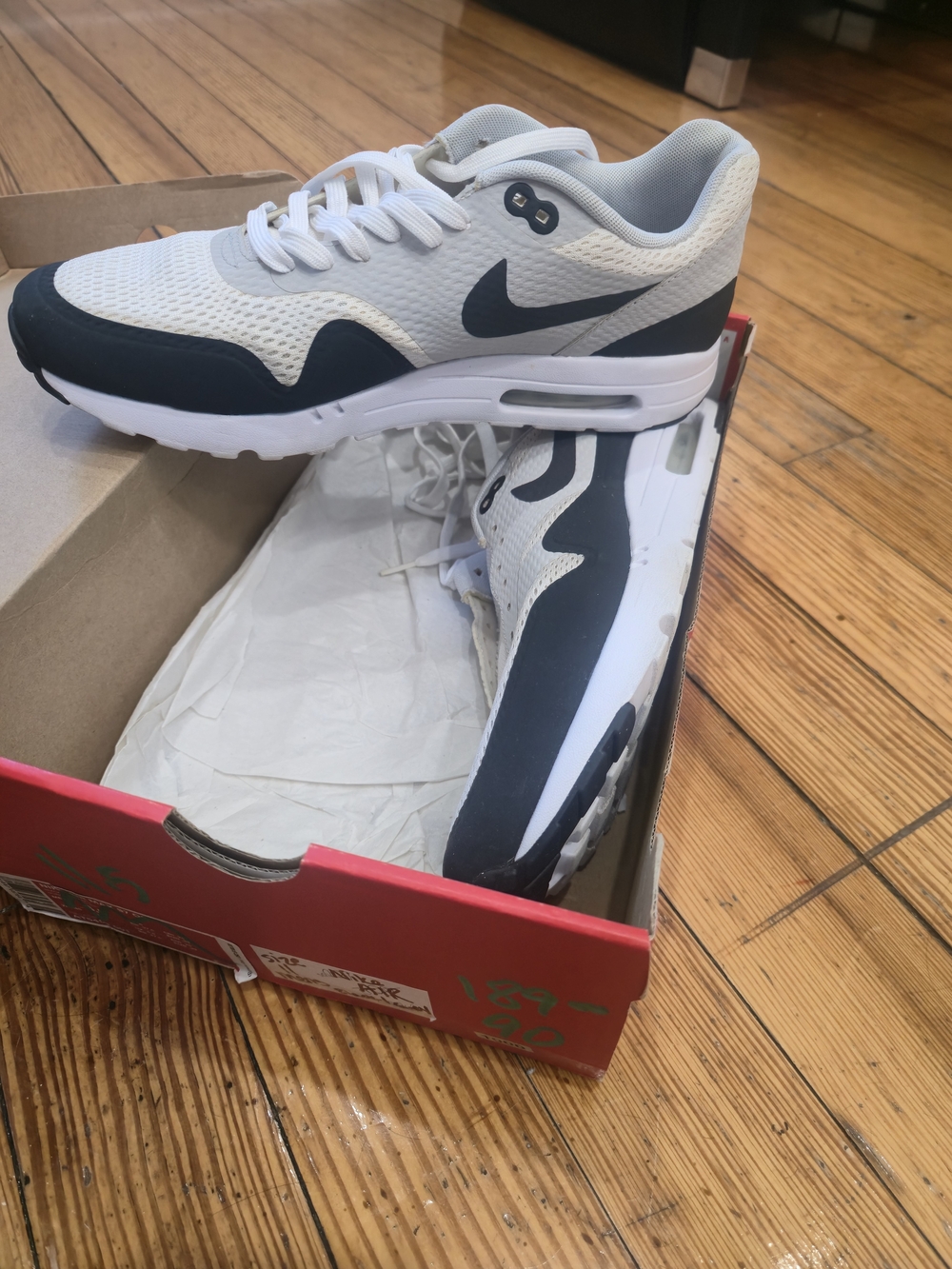 Nike Men's White and Black Air Max Style Athletic Sneakers